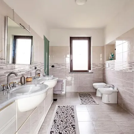 Lussuosa Nel Monferrato-netflix & Wifi-residenza Il Moro