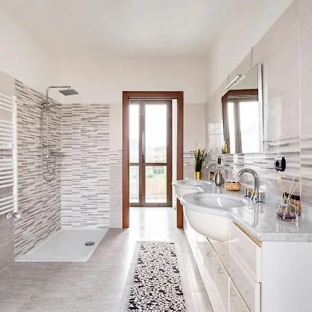 Lussuosa Nel Monferrato-netflix & Wifi-residenza Il Moro Villa Pecetto di Valenza